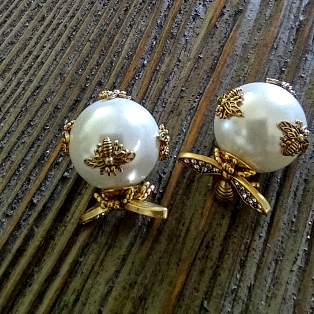 Bee earrings 🐝🐝🐝🐝🐝